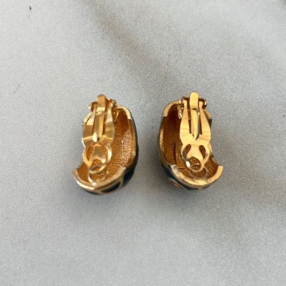 Vintage Rare Find Maresca Signed Teal and Gold Tone Clip-On Earrings - Picture 5 of 5